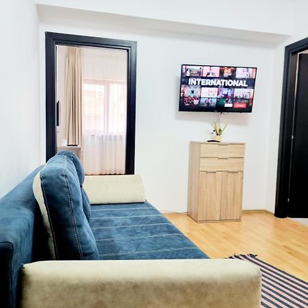 Steps2 Old Town & Metro - The Adventure Apartment Bukares Bagian luar foto