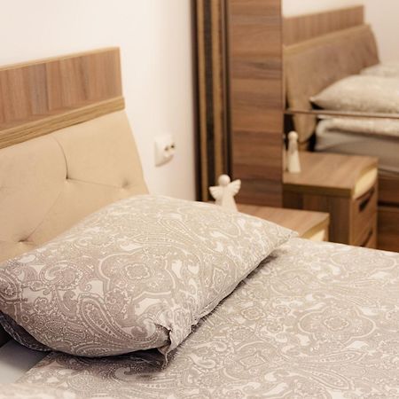 Steps2 Old Town & Metro - The Adventure Apartment Bukares Bagian luar foto