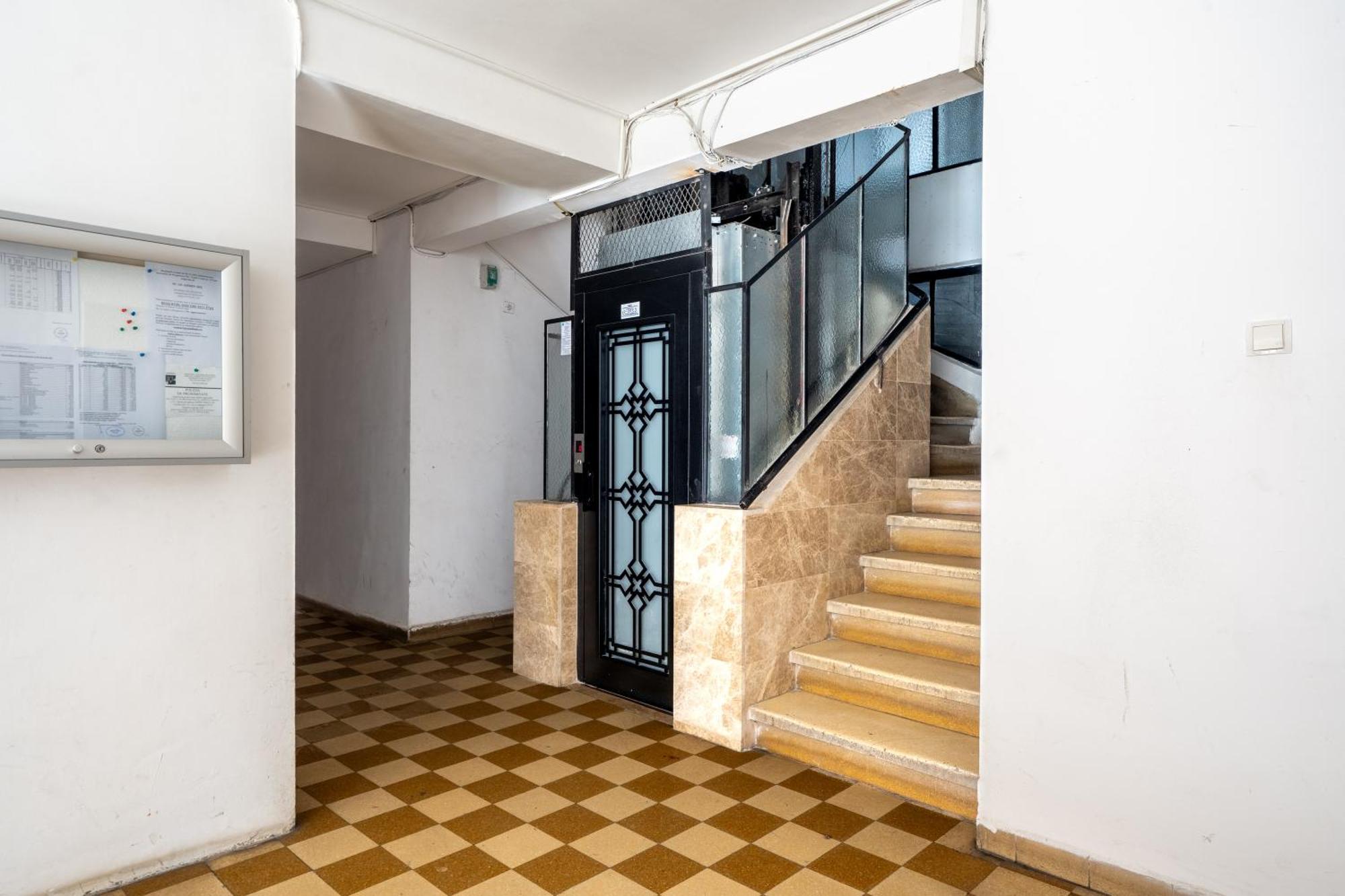 Steps2 Old Town & Metro - The Adventure Apartment Bukares Bagian luar foto