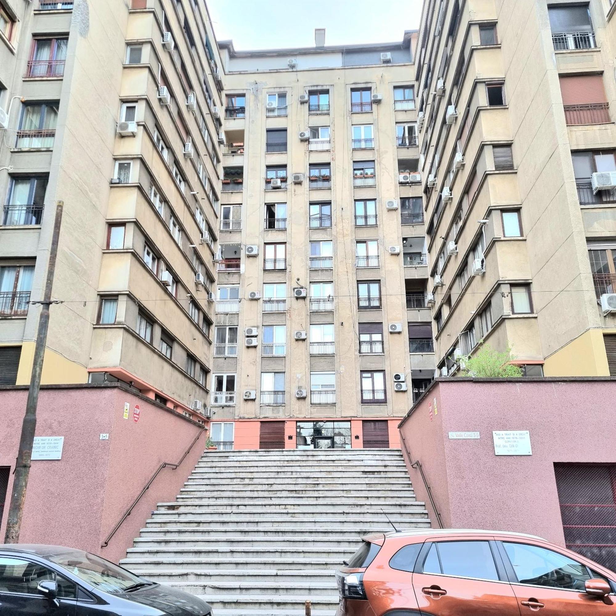 Steps2 Old Town & Metro - The Adventure Apartment Bukares Bagian luar foto
