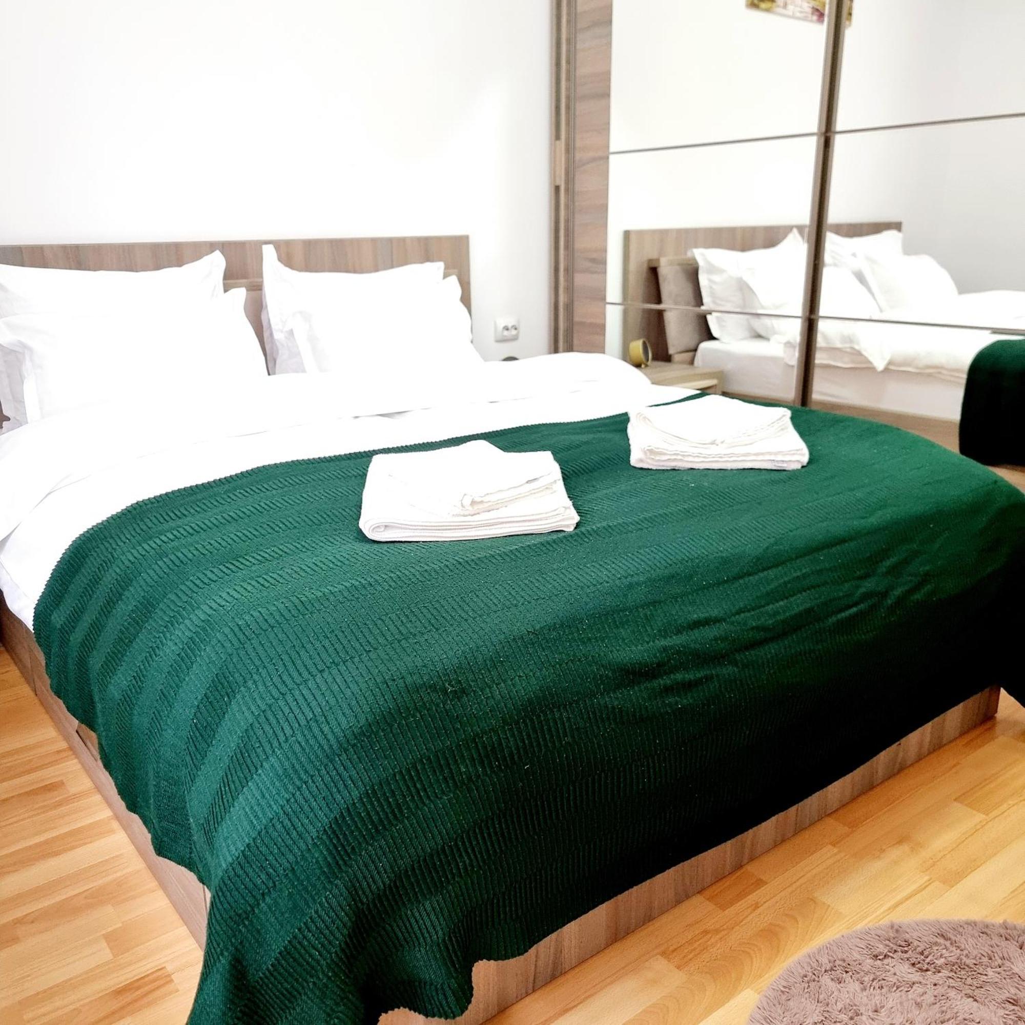 Steps2 Old Town & Metro - The Adventure Apartment Bukares Bagian luar foto