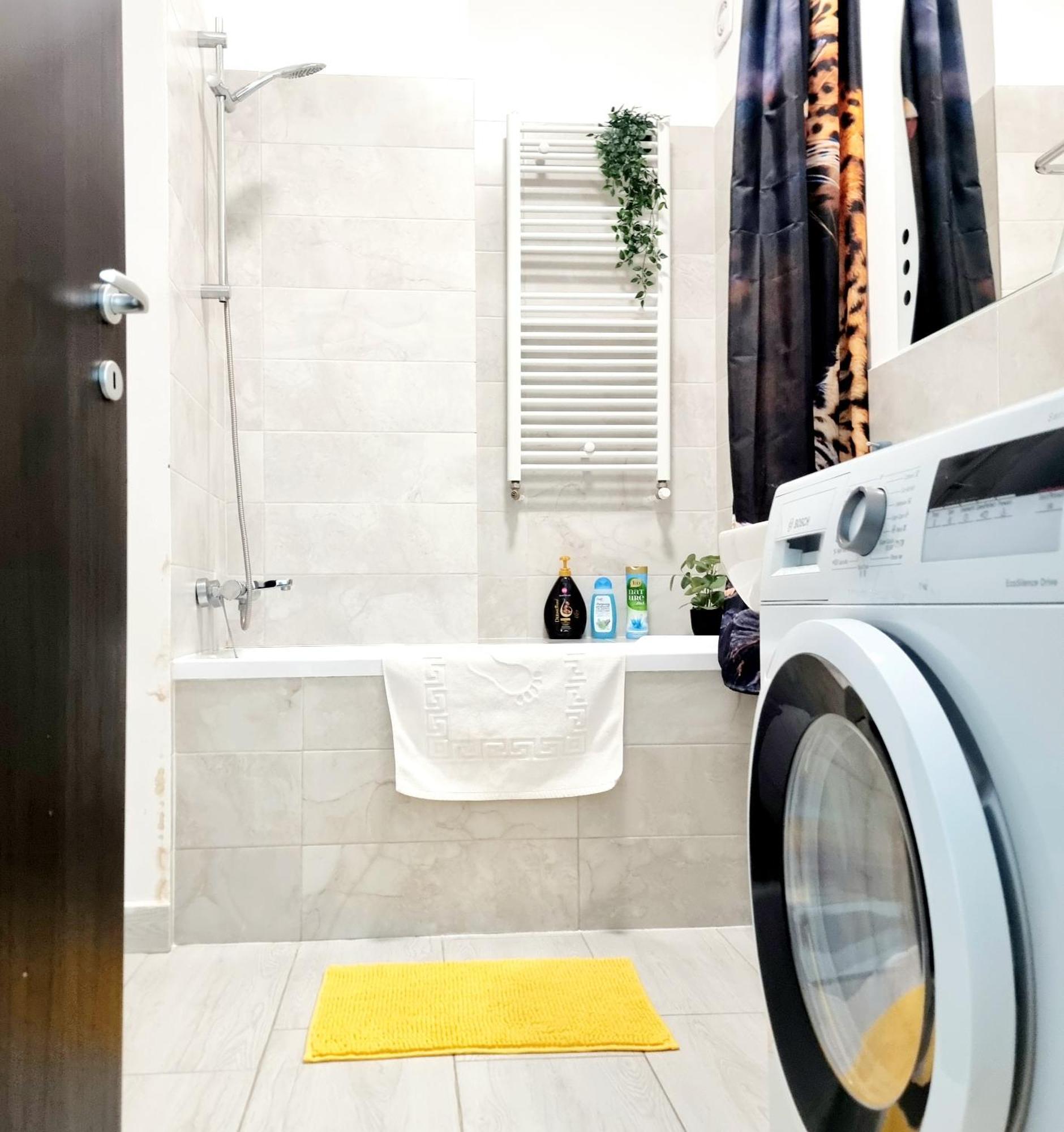 Steps2 Old Town & Metro - The Adventure Apartment Bukares Bagian luar foto