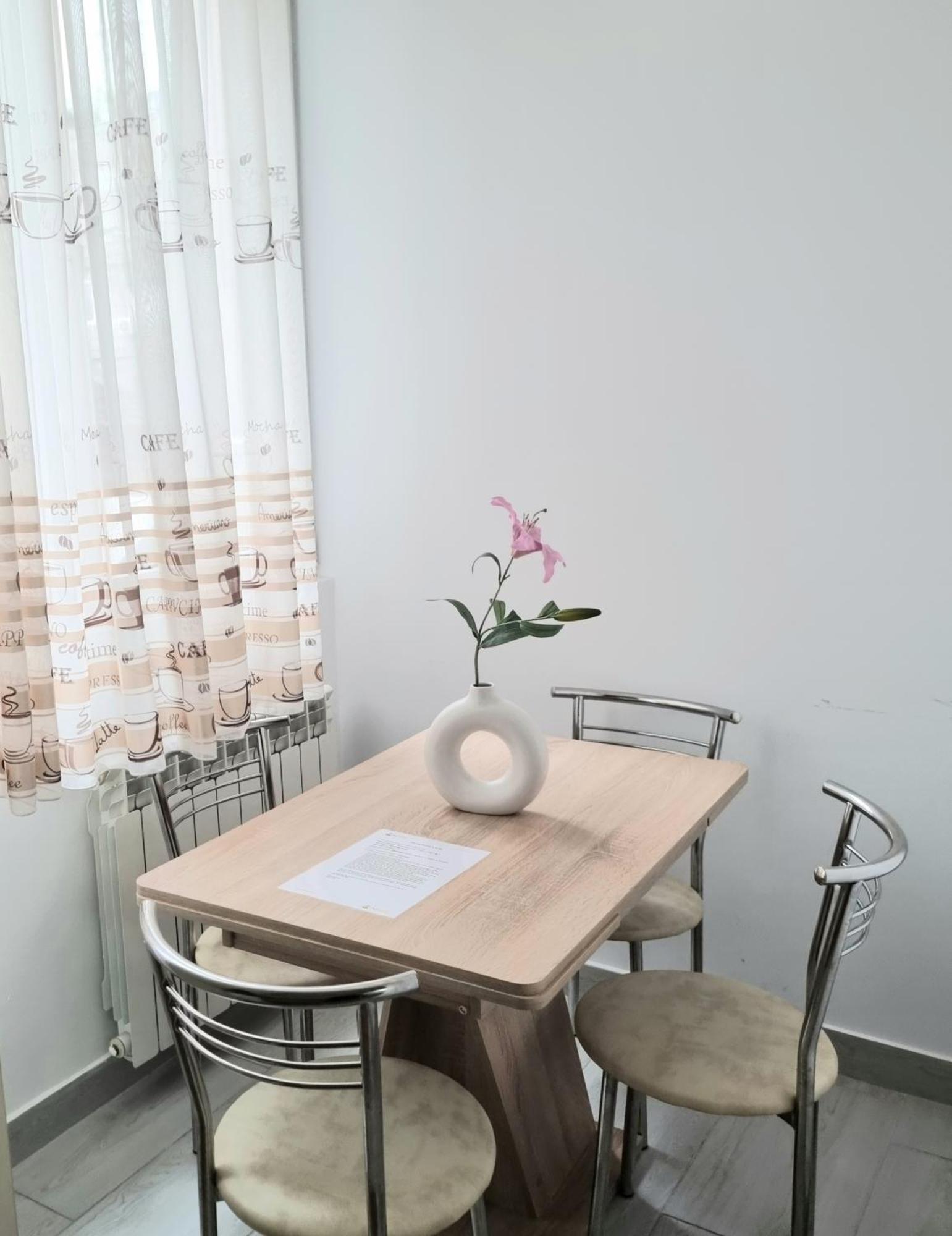 Steps2 Old Town & Metro - The Adventure Apartment Bukares Bagian luar foto