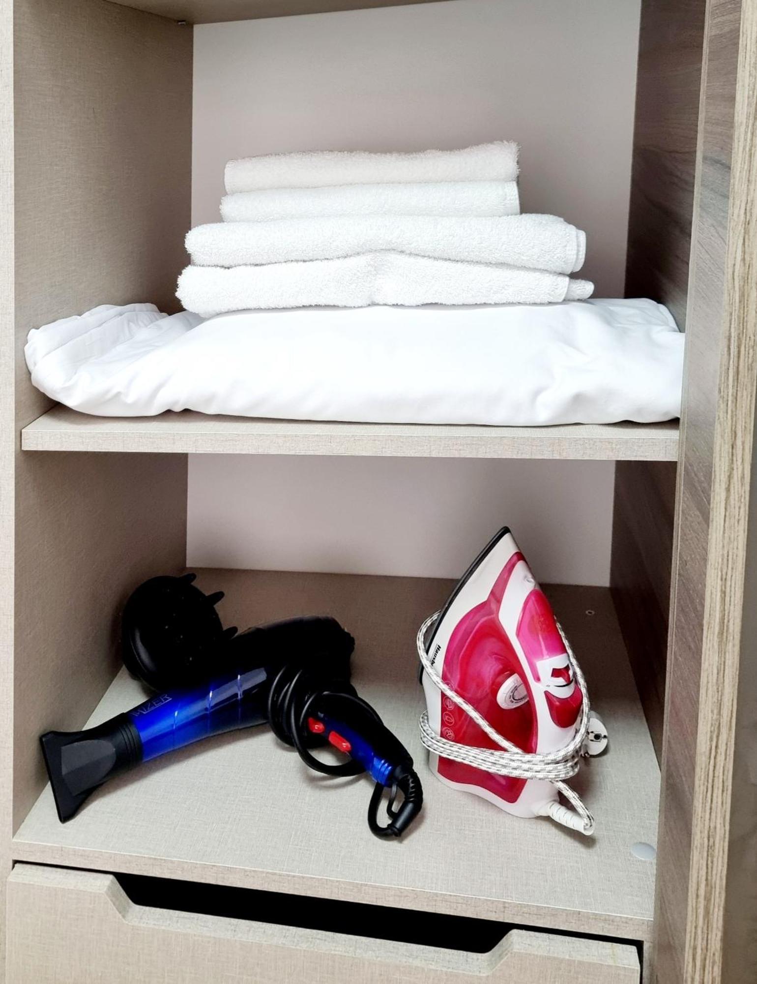 Steps2 Old Town & Metro - The Adventure Apartment Bukares Bagian luar foto