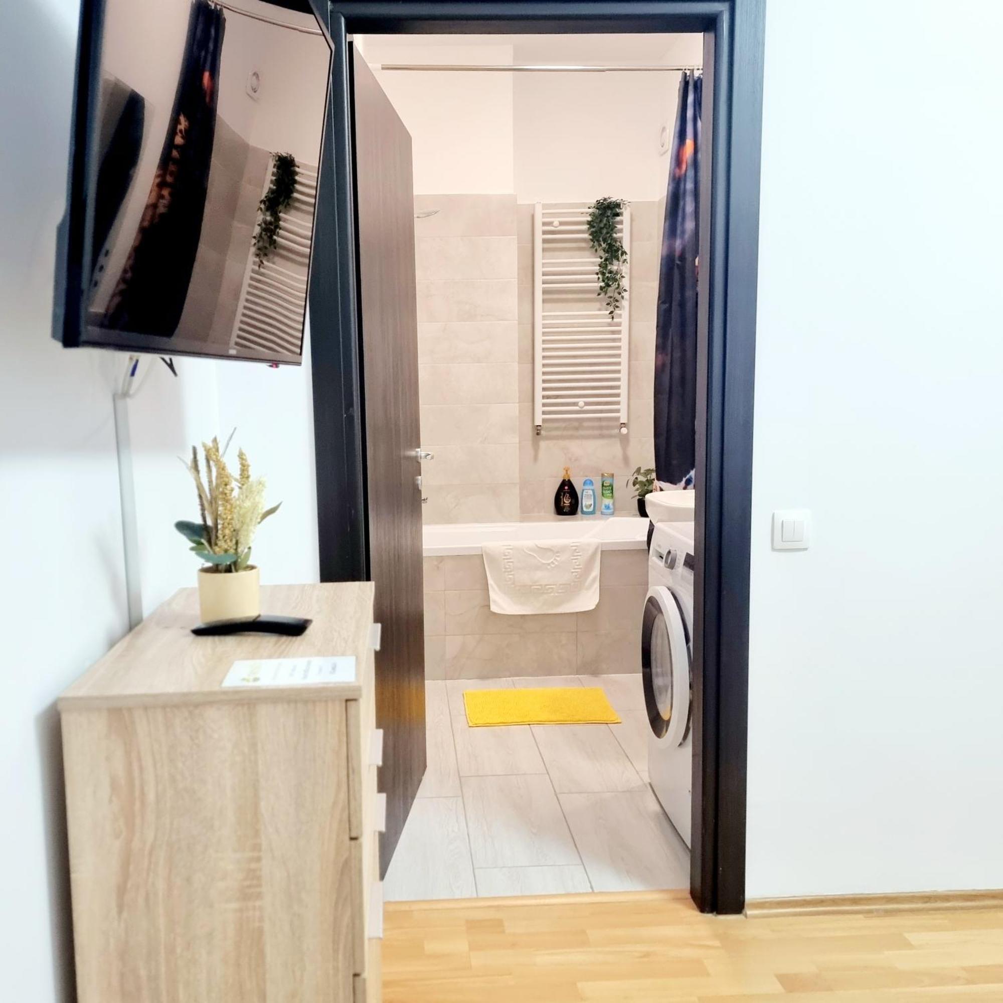 Steps2 Old Town & Metro - The Adventure Apartment Bukares Bagian luar foto