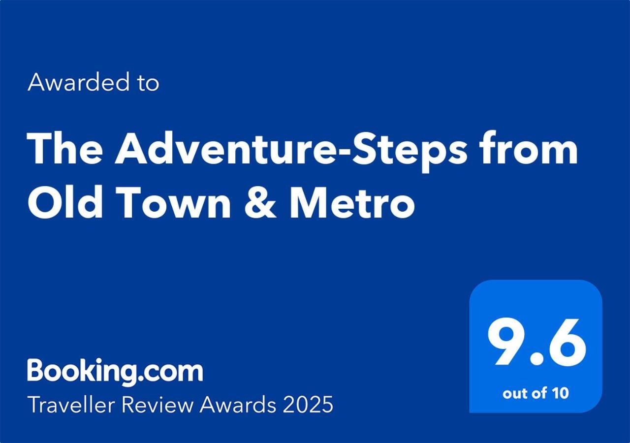 Steps2 Old Town & Metro - The Adventure Apartment Bukares Bagian luar foto